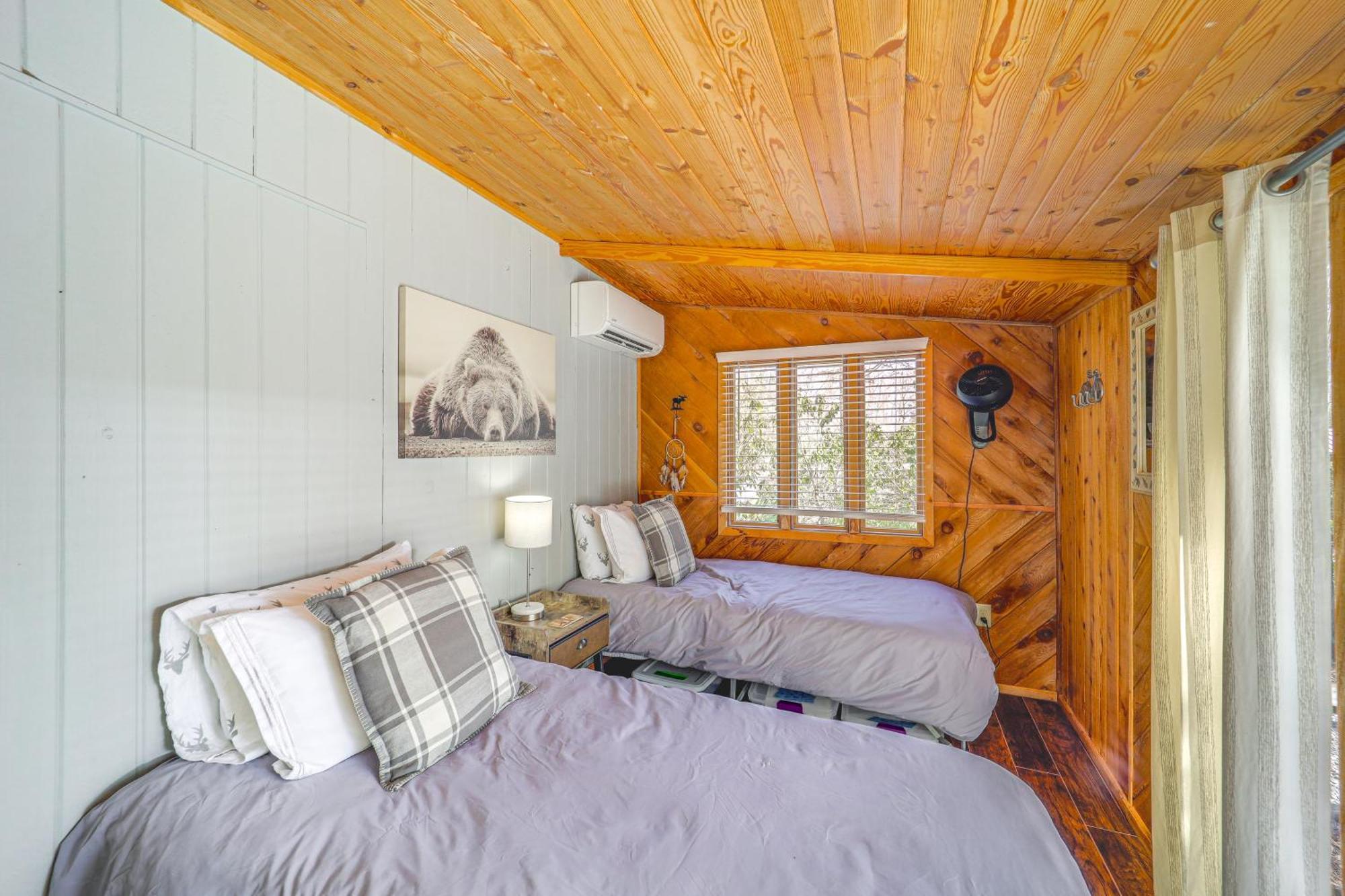 Rustic Newland Cabin With Deck By Lake And Trails! Buitenkant foto